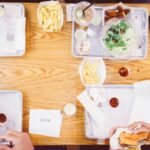 学校給食と企業給食では何が違う?委託方式ごとの業務範囲とコスト差